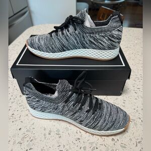 J Slides Urban Sport Soft Pull On w/ Ties Black & White Athletic NIB Shoes 8.5